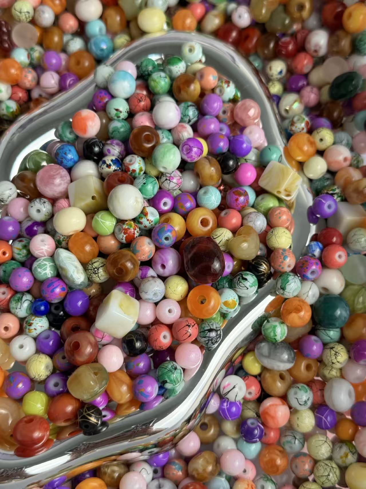 122 colorful Oil-painted beads